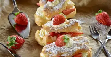 eclair, strawberrycake, strawberries