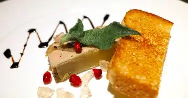 Comment décorer une assiette de foie gras d'oie ?