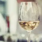 Osez l'accord parfait : les meilleurs mets à déguster avec un Chablis !