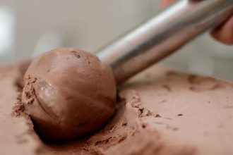 Sorbetière ou turbine à glace professionnelle : comment faire le bon choix ?